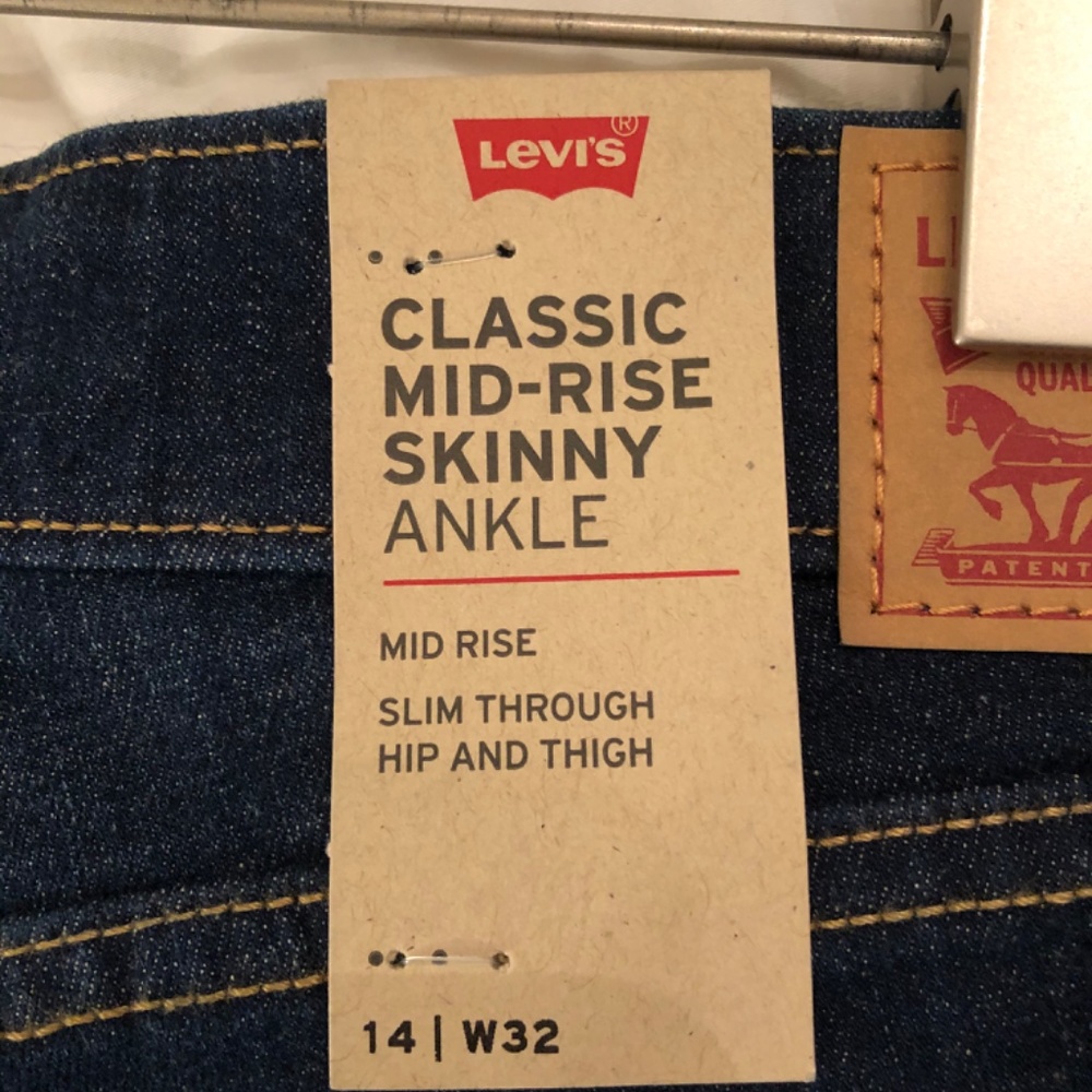Levi’s Jeans - Picture 2 of 4